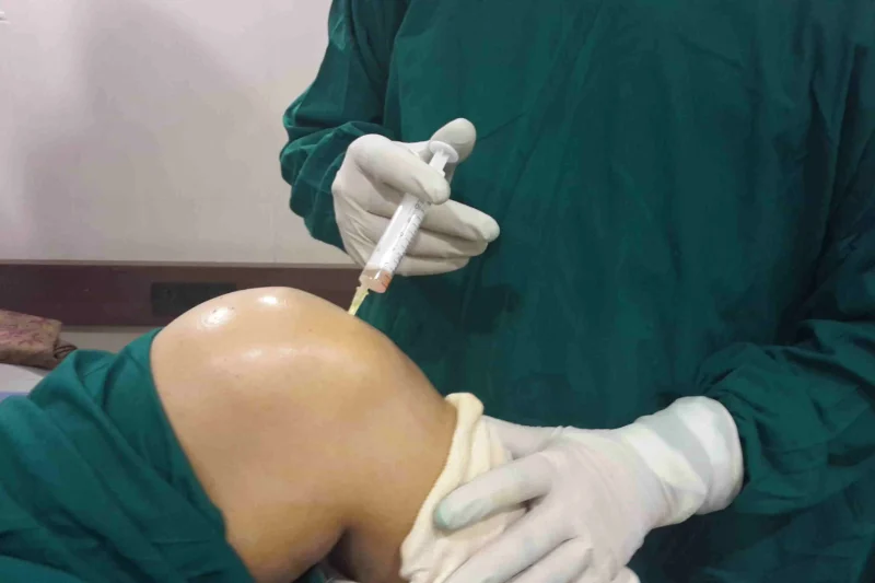 Injection on knee